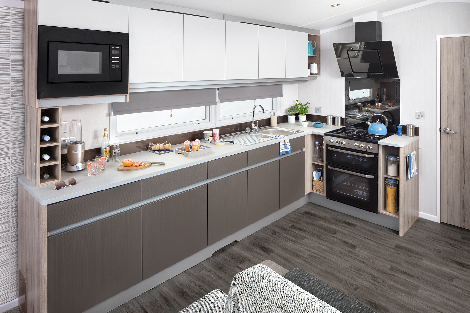 Antibes 39 x 12 2B Kitchen