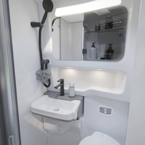 Merlin 164 washroom