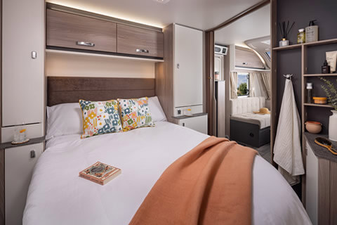 Fixed beds in caravans: guide to layouts, pros & cons and 2026 models