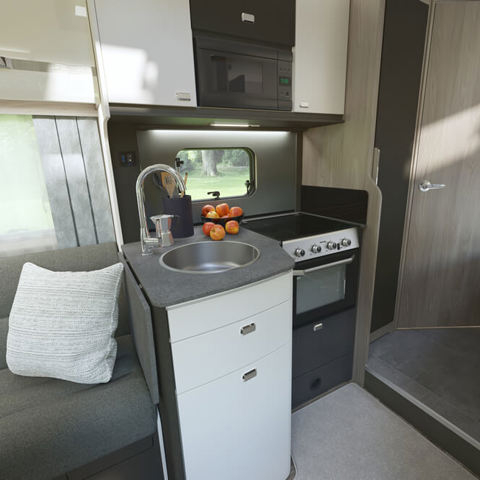 Voyager 564 Kitchen