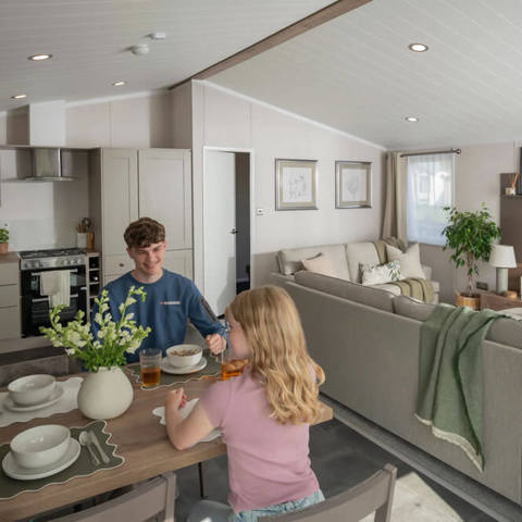 Montreal Breakfast Table