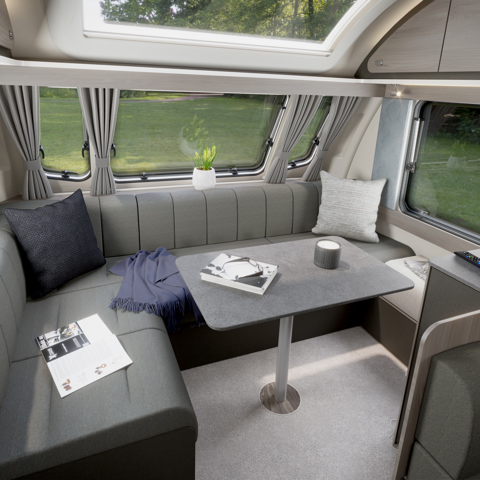 Challenger Grande 630 lounge (Elephant furnishing)