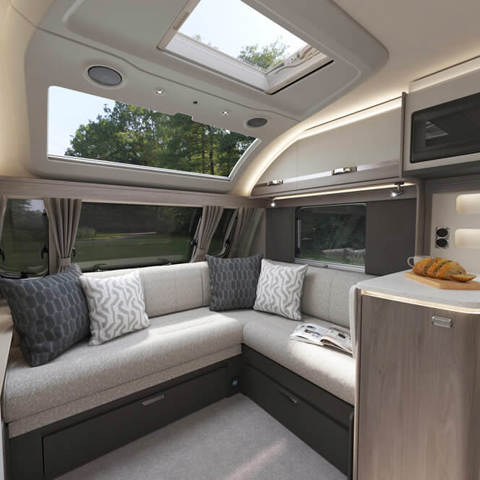 2026 Conqueror 560L Front Lounge