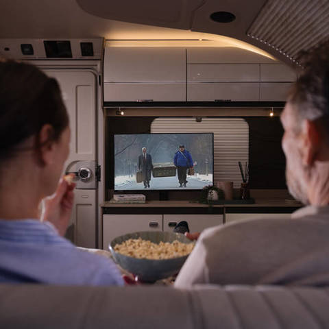 Elegance Grande 860 (TV in lounge)