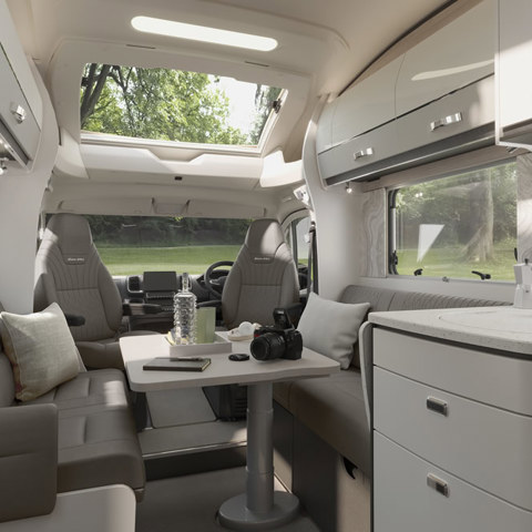 2026 Kontiki 784 Front Lounge