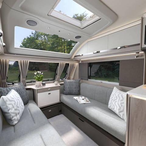 Conqueror 480 lounge (optional Iron furnishing)