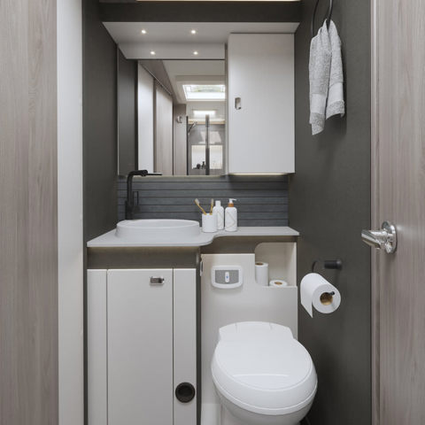 2026 Voyager 594 Washroom