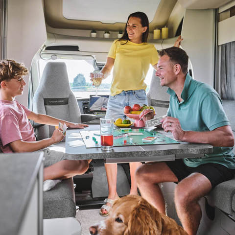 Voyager 574 Table